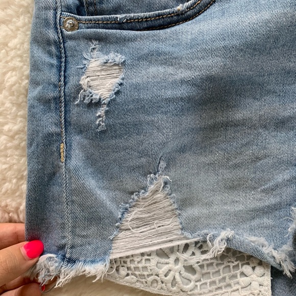 patterned pocket ropes shorts - Picture 3 of 5